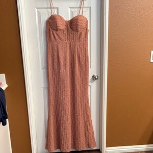 Elegant Blush Metálic Strapless Maxi Dress